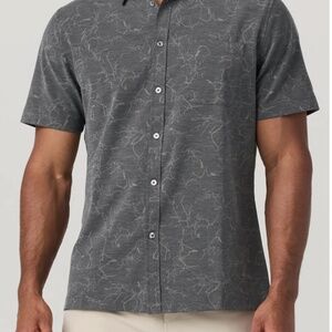 Vuori Short Sleeve Bridge Button-Up Shirt Large Men's NWT